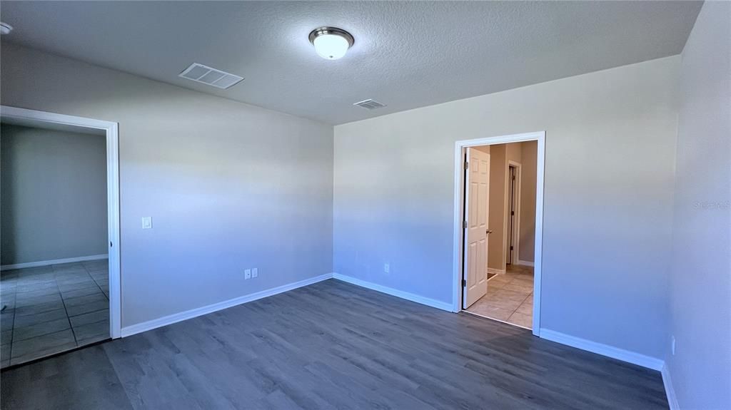 For Rent: $2,000 (3 beds, 2 baths, 1484 Square Feet)