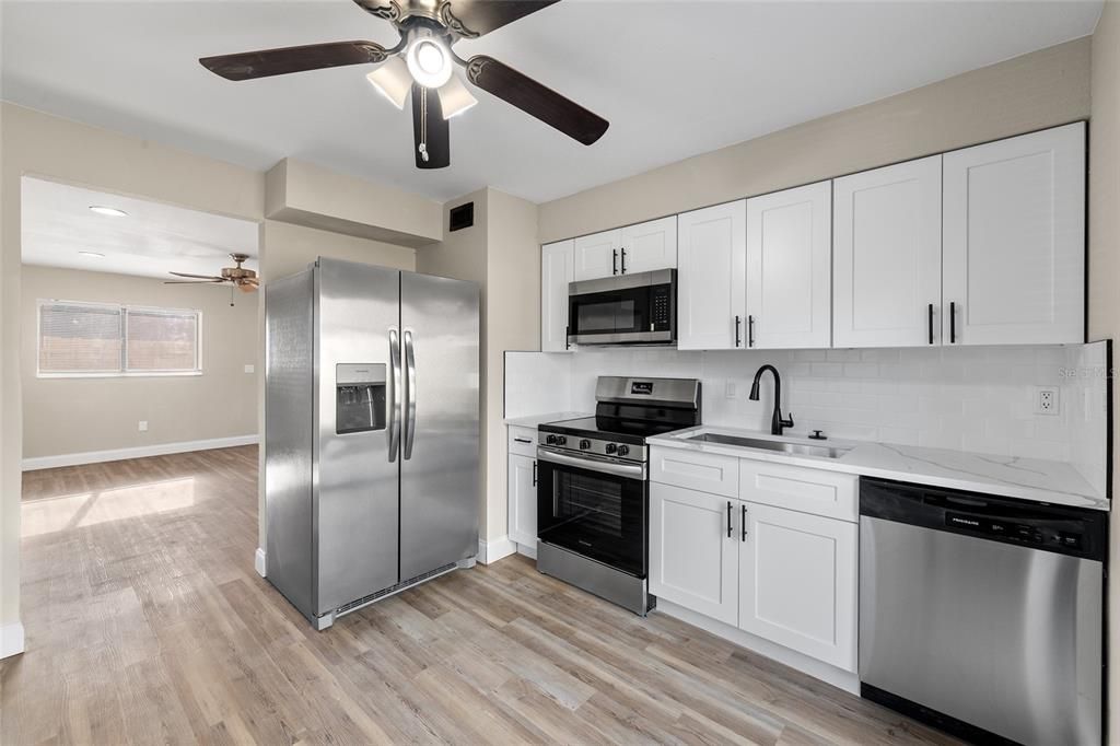 For Sale: $279,990 (2 beds, 1 baths, 750 Square Feet)