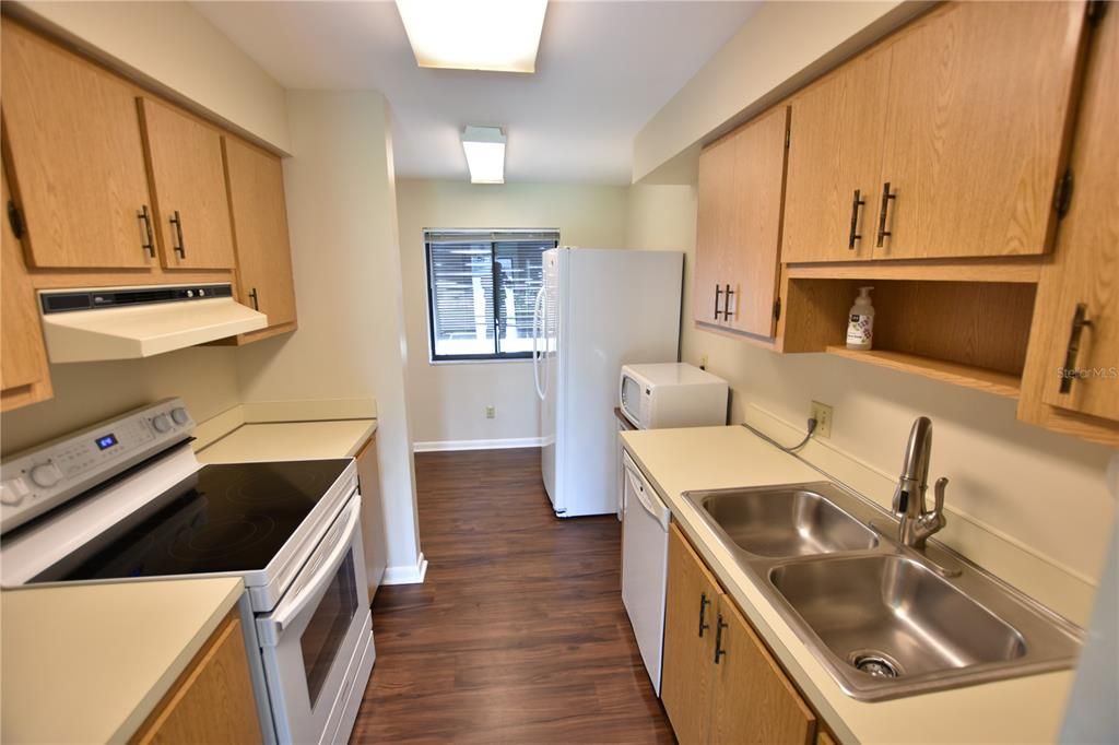 For Sale: $259,000 (2 beds, 2 baths, 1108 Square Feet)