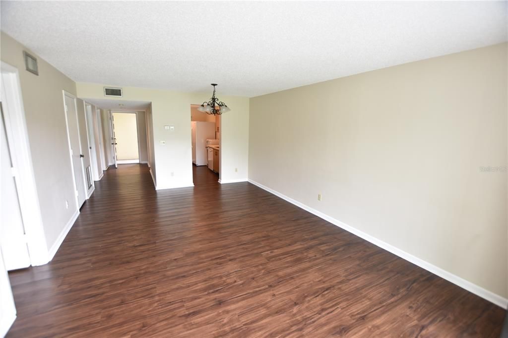 For Sale: $259,000 (2 beds, 2 baths, 1108 Square Feet)