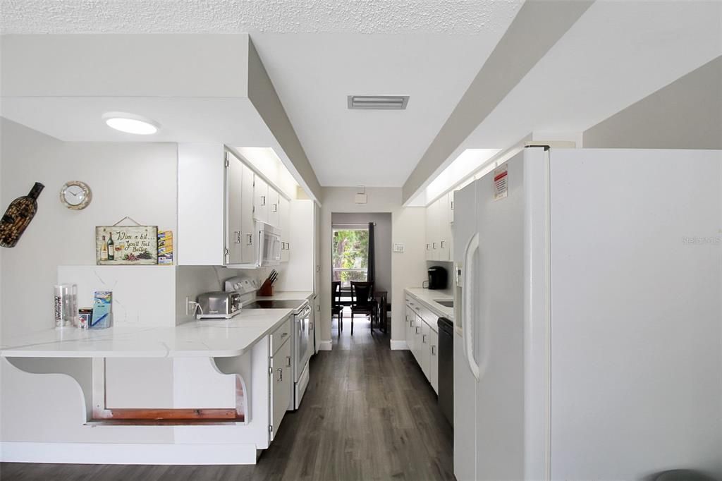 出租: $7,000 (3 贝兹, 2 浴室, 1846 平方英尺)