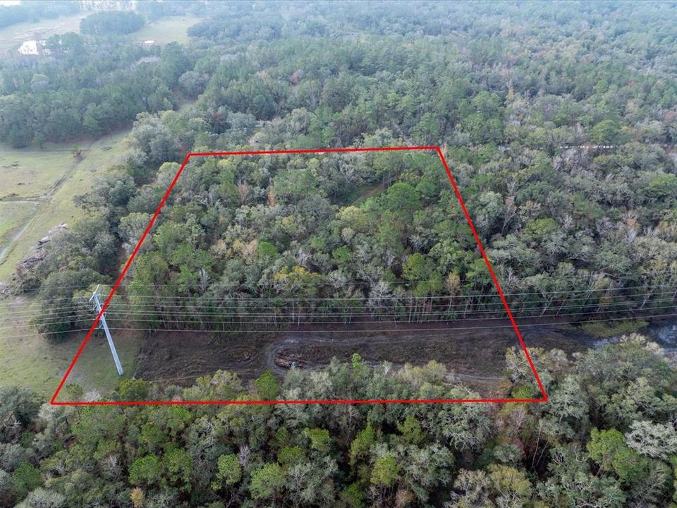 На продажу: $235,000 (4.90 acres)