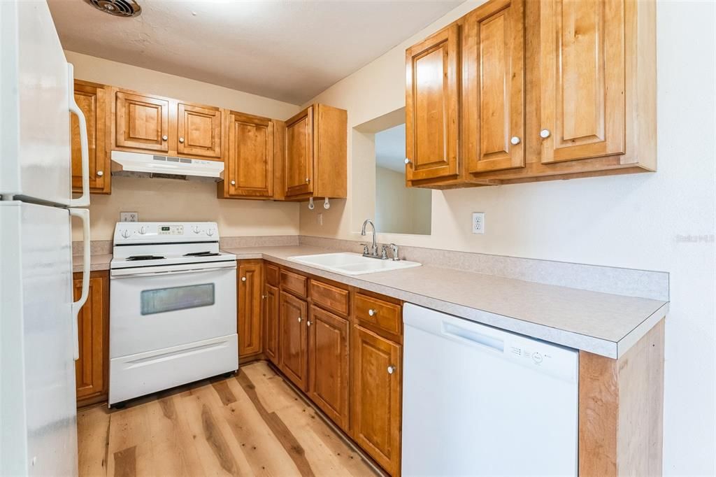 For Sale: $262,500 (3 beds, 2 baths, 1280 Square Feet)