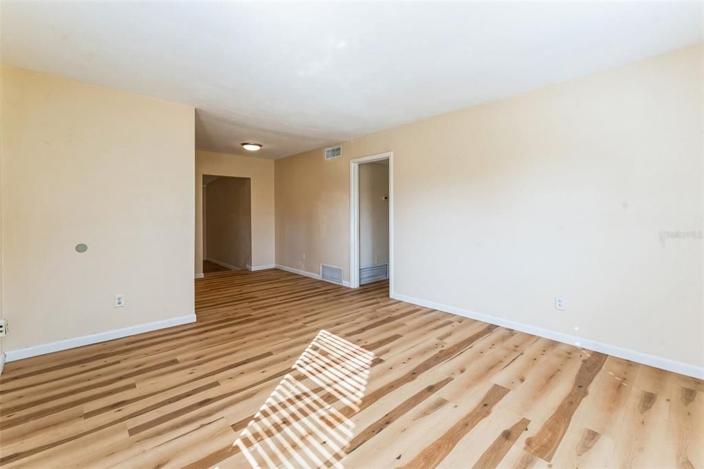 For Sale: $262,500 (3 beds, 2 baths, 1280 Square Feet)