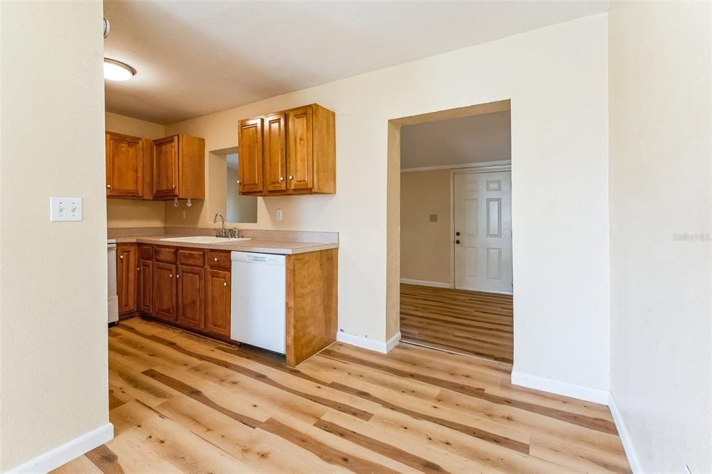 For Sale: $262,500 (3 beds, 2 baths, 1280 Square Feet)