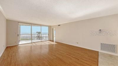 Livingroom and dining room space