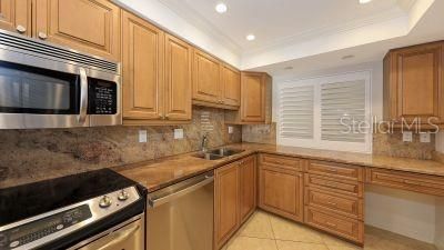 For Sale: $1,175,000 (2 beds, 2 baths, 1393 Square Feet)