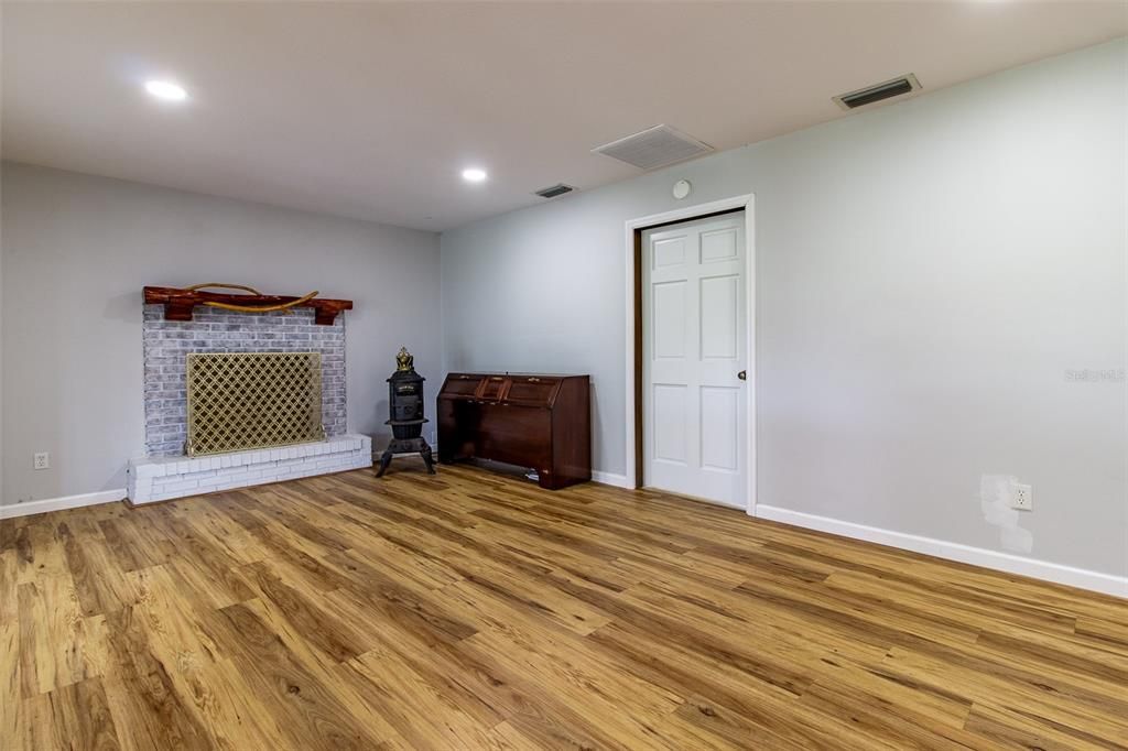 待售: $995,000 (3 贝兹, 2 浴室, 2298 平方英尺)