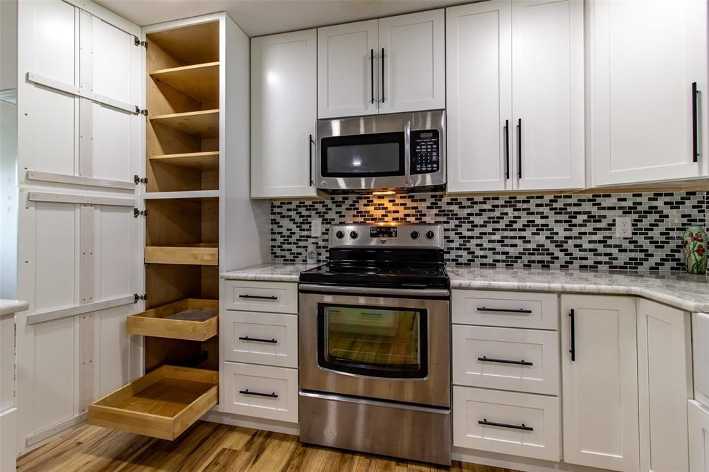 待售: $995,000 (3 贝兹, 2 浴室, 2298 平方英尺)