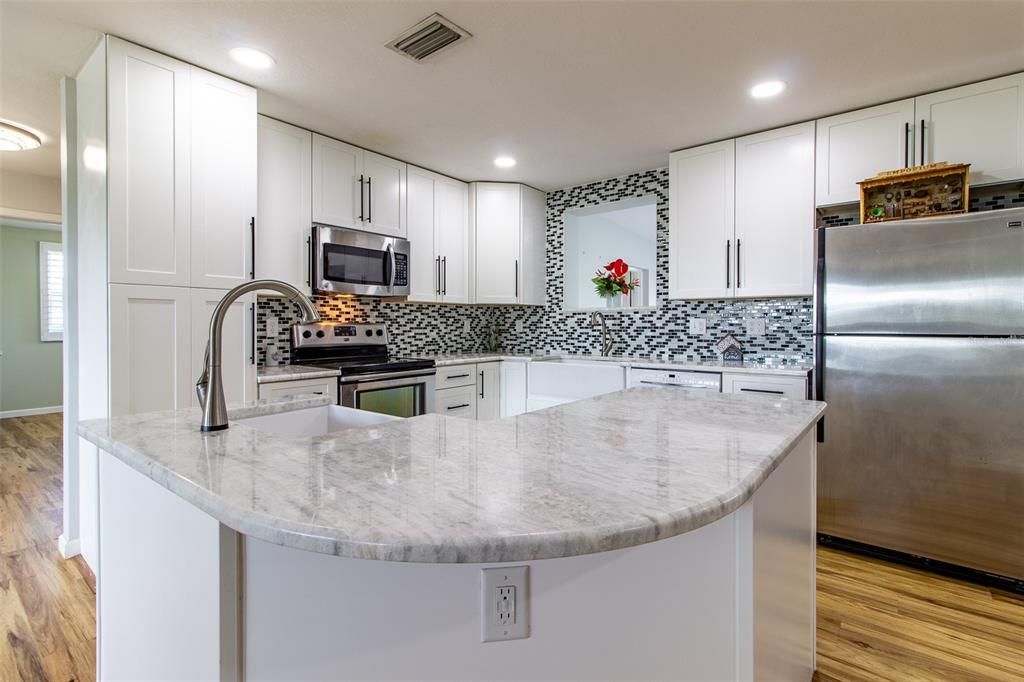 待售: $995,000 (3 贝兹, 2 浴室, 2298 平方英尺)