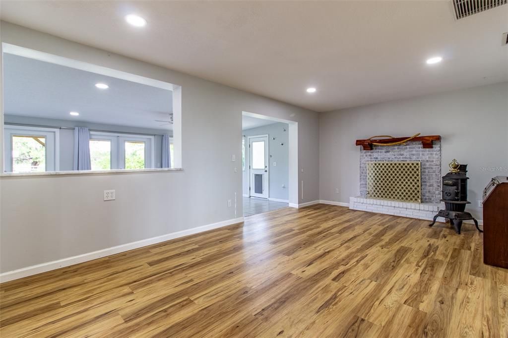 待售: $995,000 (3 贝兹, 2 浴室, 2298 平方英尺)