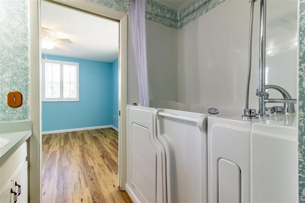 待售: $995,000 (3 贝兹, 2 浴室, 2298 平方英尺)