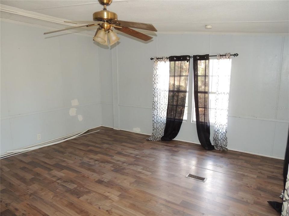 For Sale: $119,900 (2 beds, 2 baths, 1080 Square Feet)