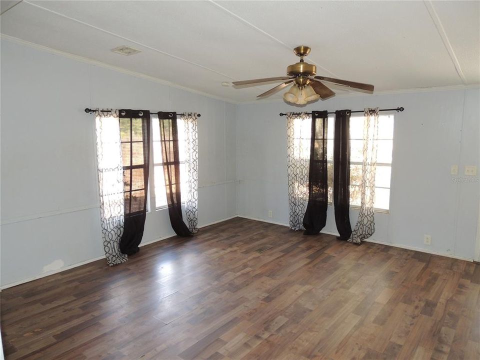 For Sale: $119,900 (2 beds, 2 baths, 1080 Square Feet)