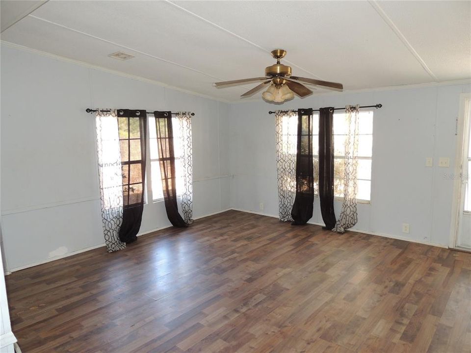 For Sale: $119,900 (2 beds, 2 baths, 1080 Square Feet)