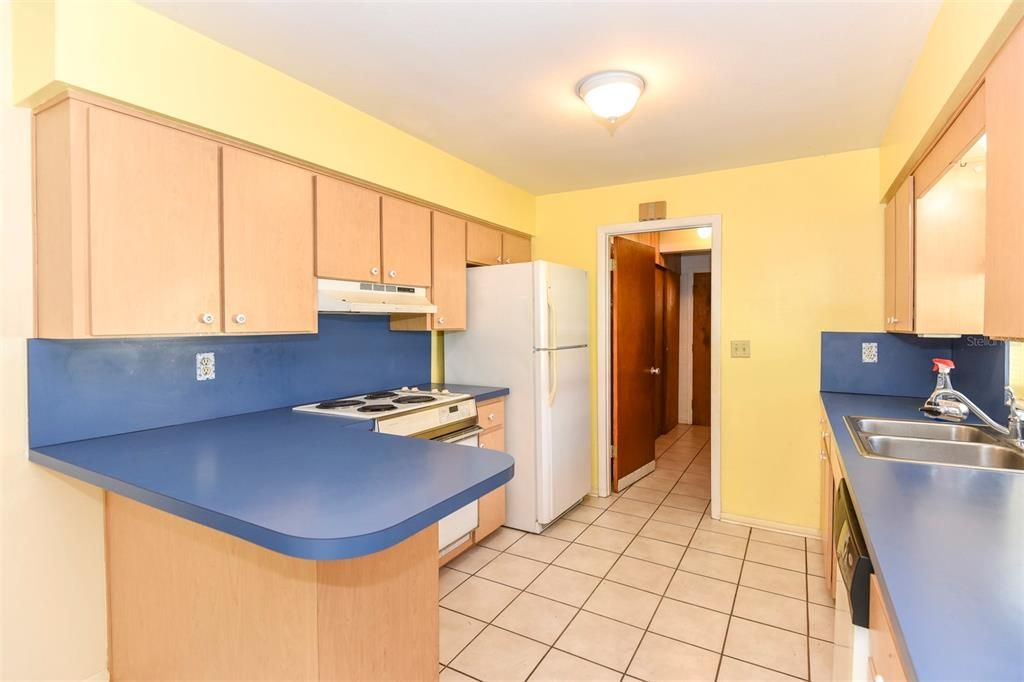 For Sale: $225,000 (4 beds, 2 baths, 1464 Square Feet)