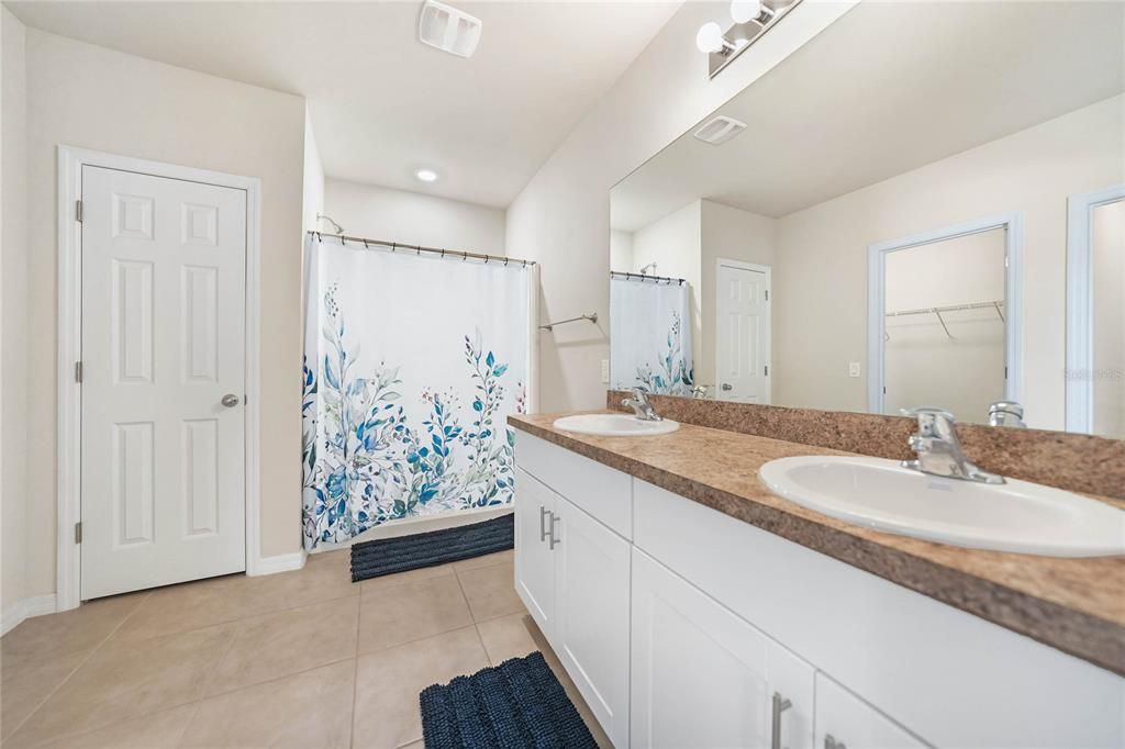 En Suite with Dual Sinks and Walk-In Closet