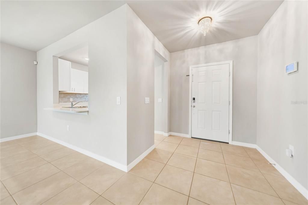 Entry Way and Breakfast Bar