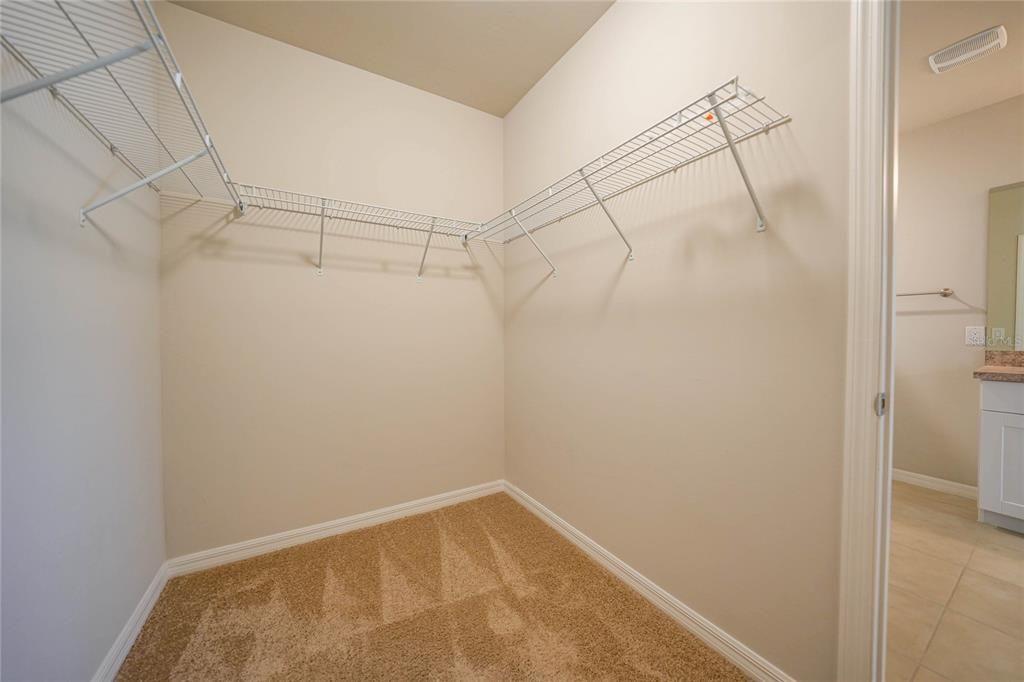 En Suite Walk-In Closet