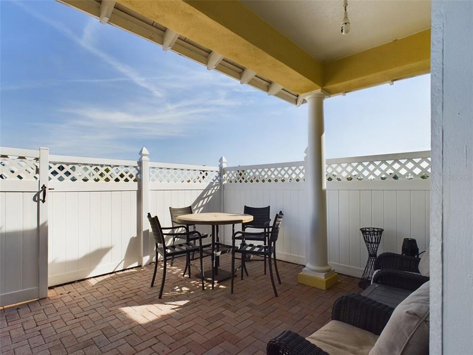 For Sale: $449,900 (3 beds, 2 baths, 2028 Square Feet)