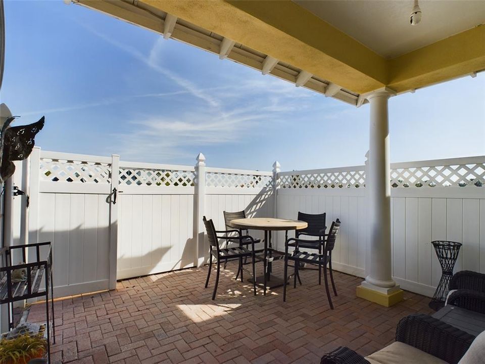 For Sale: $449,900 (3 beds, 2 baths, 2028 Square Feet)