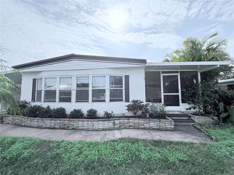 Vendido Recientemente: $40,000 (2 camas, 2 baños, 828 Pies cuadrados)