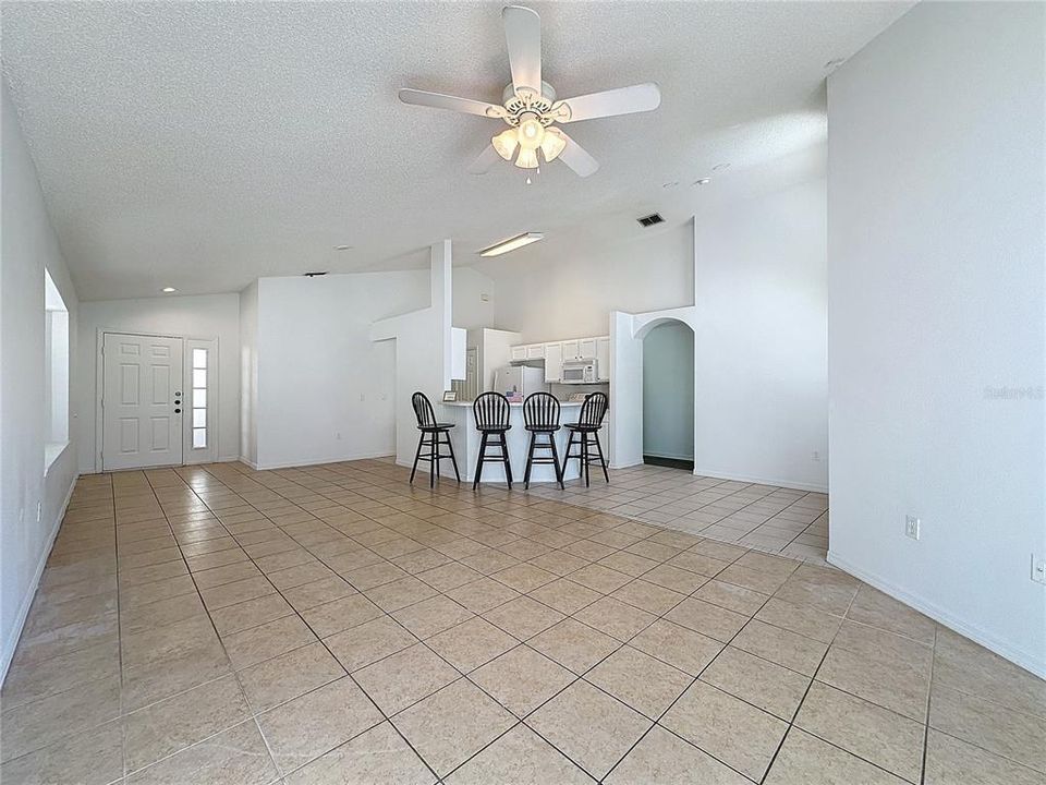 For Sale: $345,000 (4 beds, 3 baths, 1542 Square Feet)