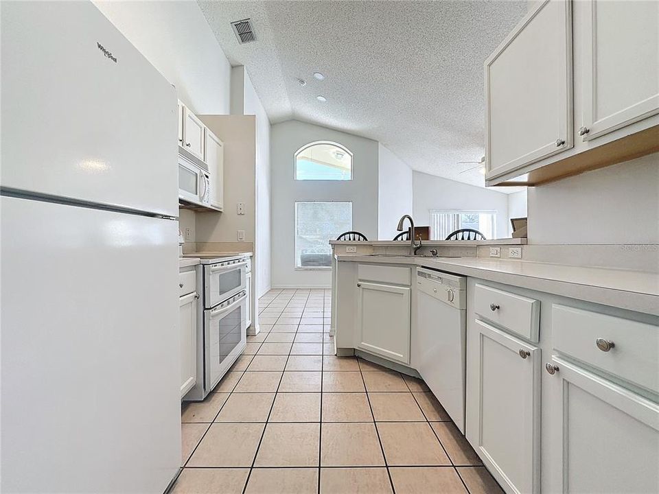 For Sale: $345,000 (4 beds, 3 baths, 1542 Square Feet)