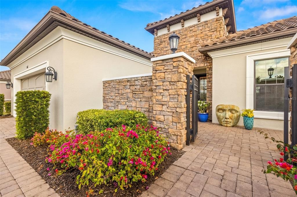 Beautiful front courtyard