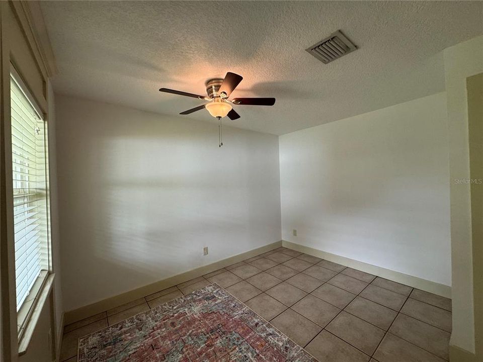 For Rent: $1,950 (3 beds, 2 baths, 1100 Square Feet)