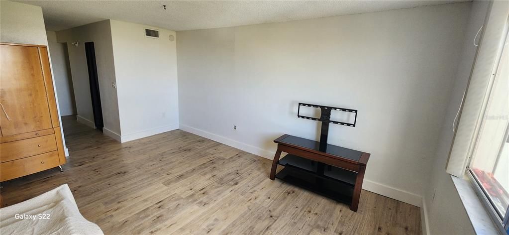 For Sale: $204,900 (2 beds, 2 baths, 1210 Square Feet)