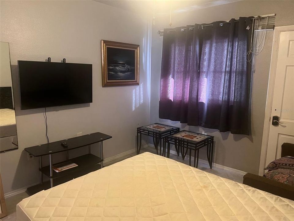 For Rent: $1,650 (2 beds, 1 baths, 1135 Square Feet)