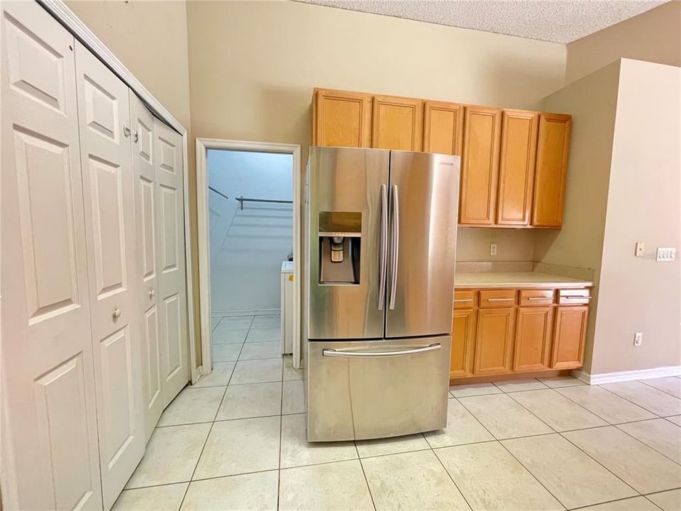 For Rent: $3,100 (4 beds, 2 baths, 2050 Square Feet)