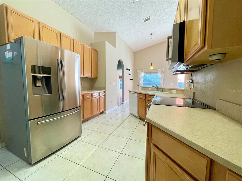 For Rent: $3,100 (4 beds, 2 baths, 2050 Square Feet)