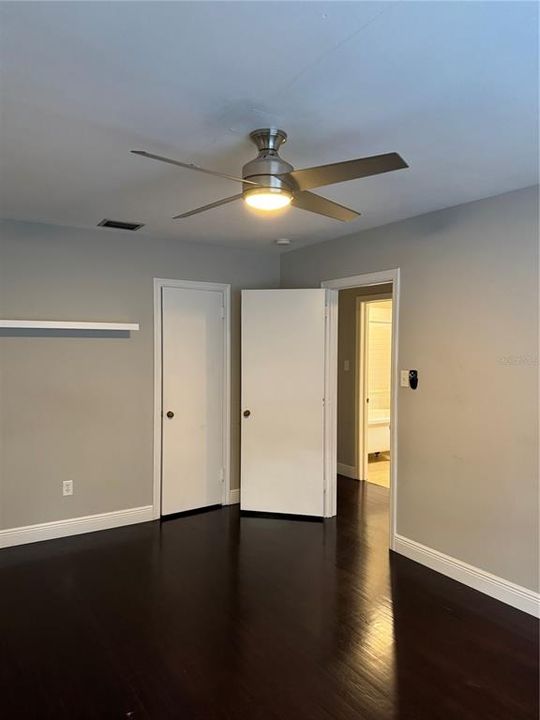 For Rent: $2,395 (2 beds, 1 baths, 1589 Square Feet)