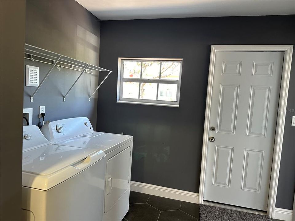 Laundry room off kitchen