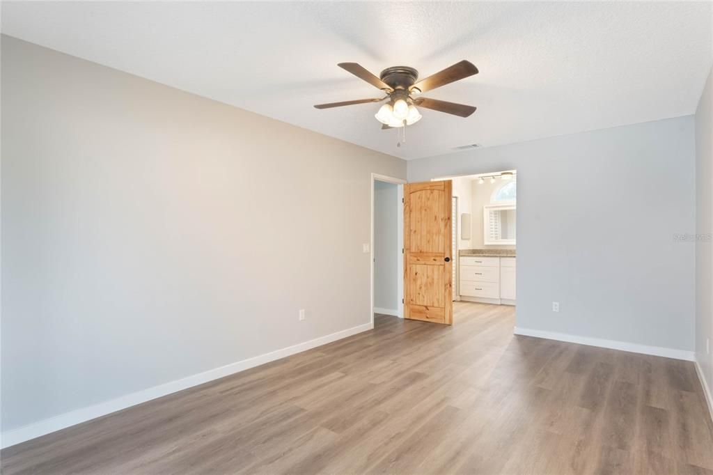 For Sale: $379,900 (3 beds, 2 baths, 1667 Square Feet)