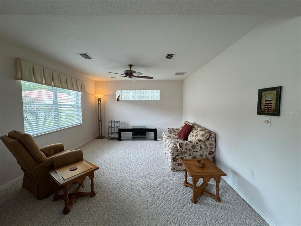 For Sale: $259,900 (3 beds, 2 baths, 1747 Square Feet)