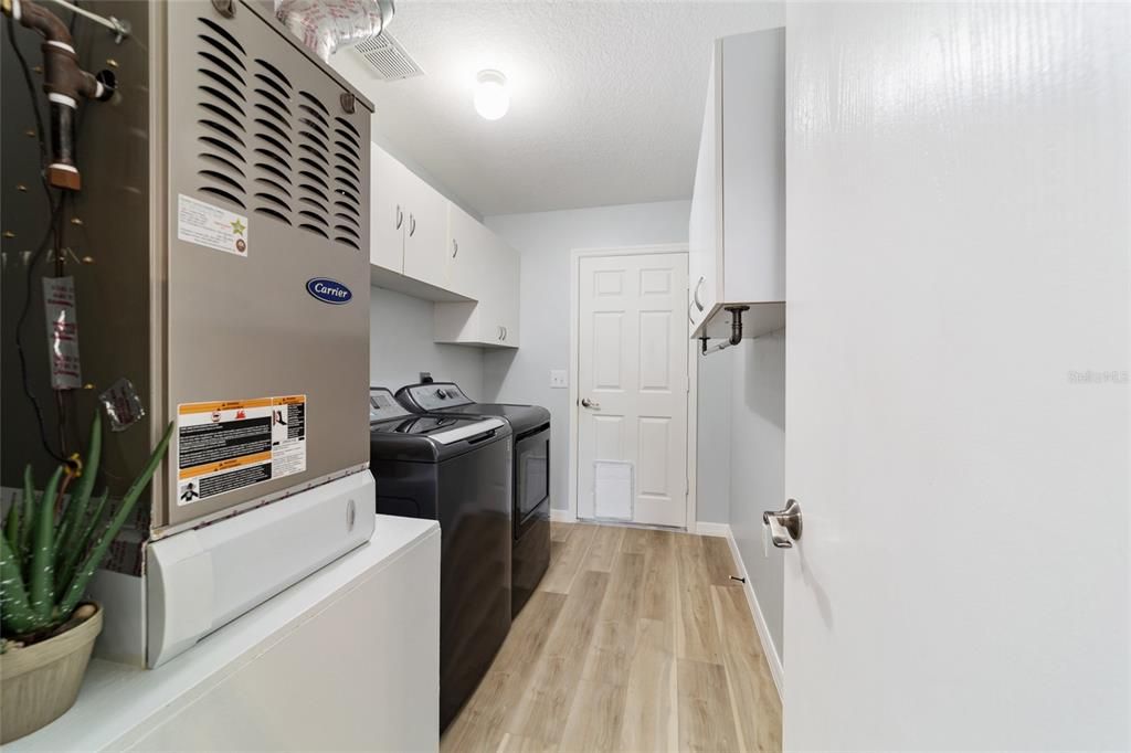 For Sale: $365,000 (3 beds, 2 baths, 1392 Square Feet)