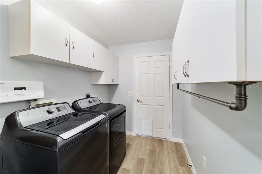 For Sale: $365,000 (3 beds, 2 baths, 1392 Square Feet)