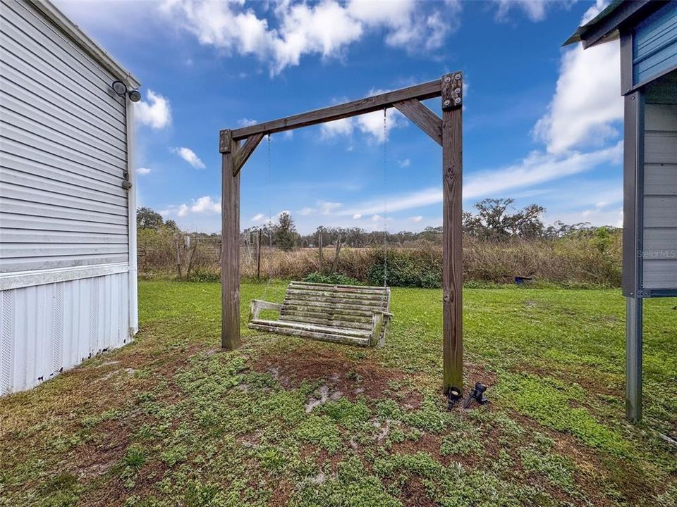 For Sale: $251,000 (3 beds, 2 baths, 1216 Square Feet)