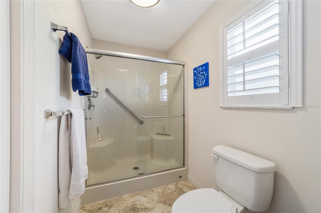 For Sale: $325,000 (2 beds, 2 baths, 1268 Square Feet)