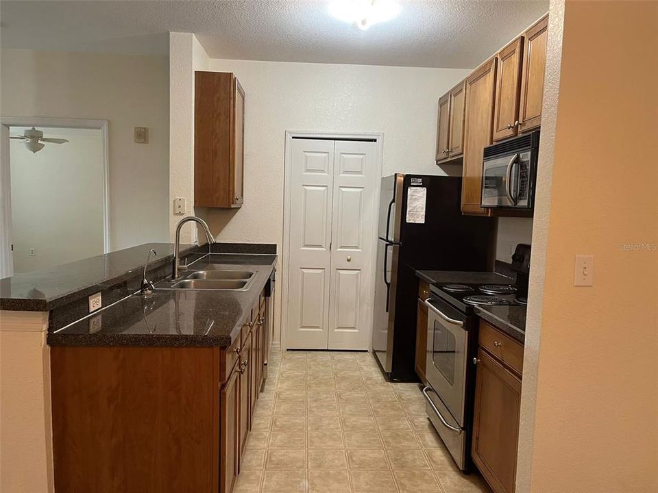 For Rent: $1,750 (2 beds, 2 baths, 1142 Square Feet)