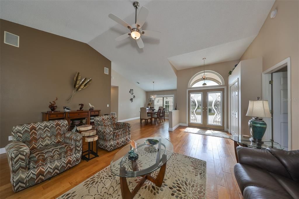 Living Room W/ Beautiful Engineered Honed Wood Flooring Flooringg Room