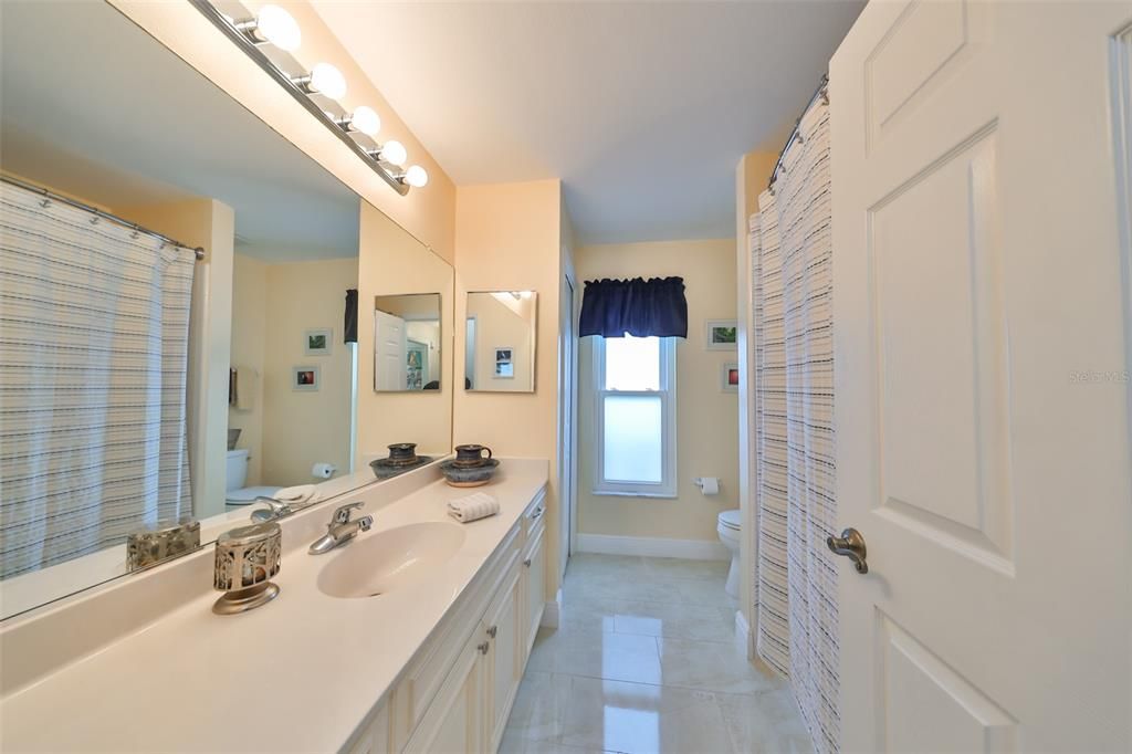 Porcelain Tiled Guest Bath