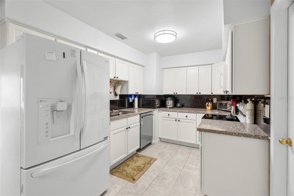 For Sale: $399,900 (3 beds, 2 baths, 1768 Square Feet)