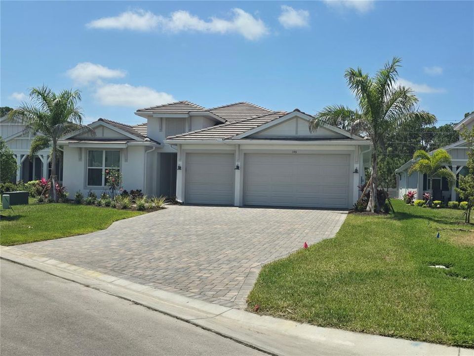 Recently Sold: $717,400 (4 beds, 3 baths, 2830 Square Feet)