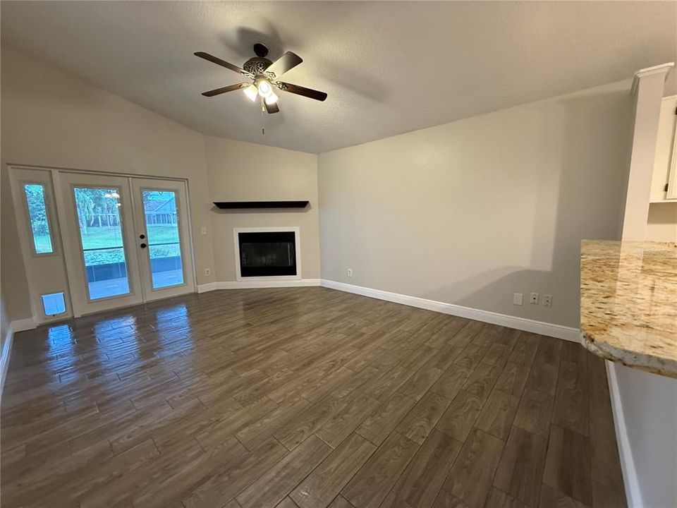 For Rent: $2,800 (3 beds, 2 baths, 1556 Square Feet)