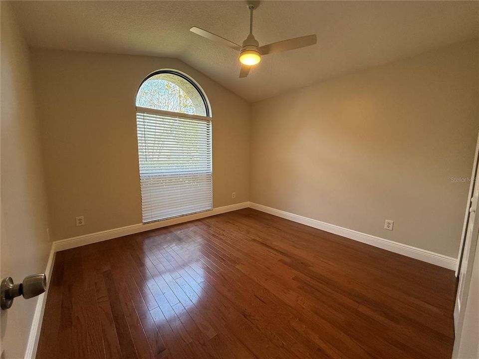 For Rent: $2,800 (3 beds, 2 baths, 1556 Square Feet)