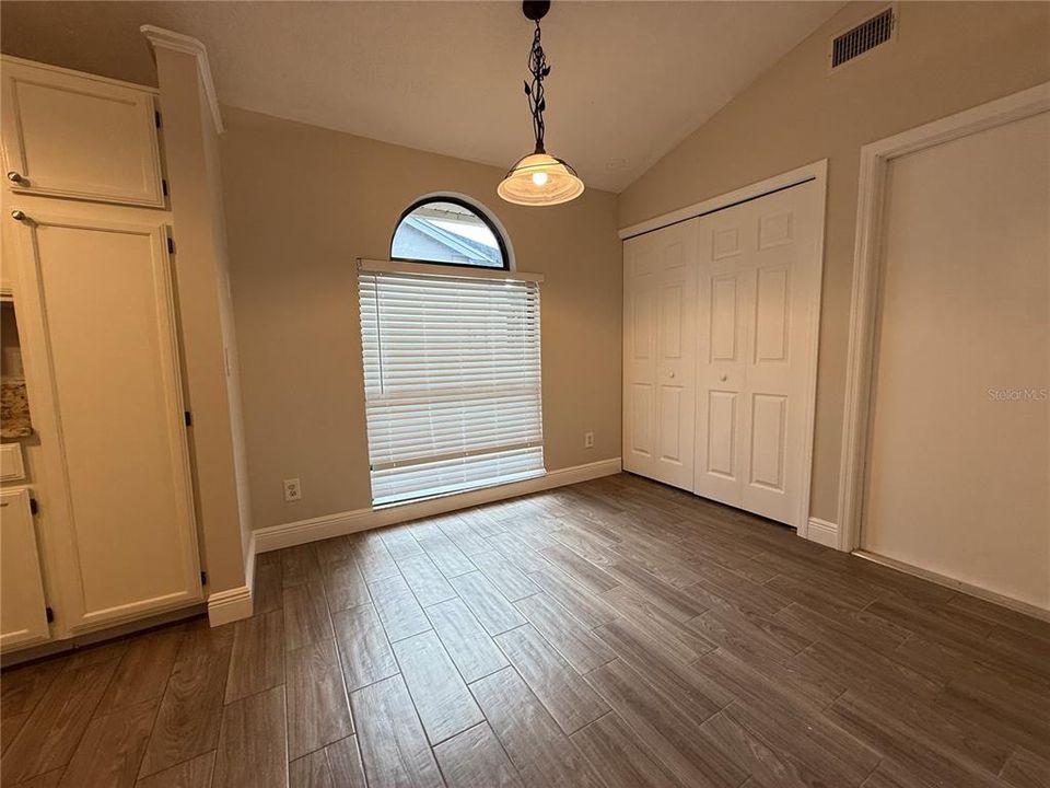 For Rent: $2,800 (3 beds, 2 baths, 1556 Square Feet)